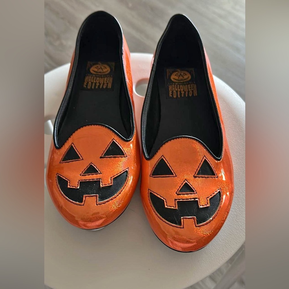 Strange Cult Halloween Edition Orange & Black Pumpkin Flats 8